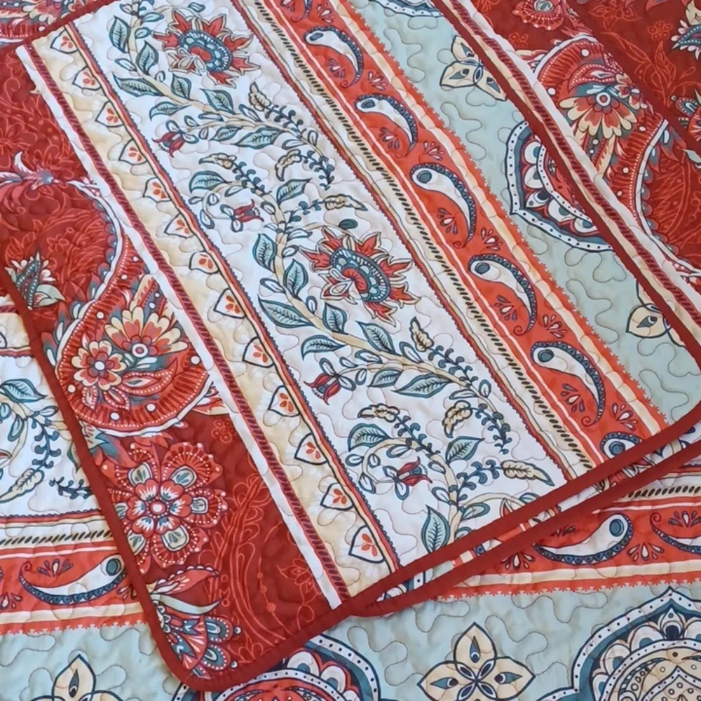 Paisley quilt bedspread full size 86x86 reversible with pillow shams